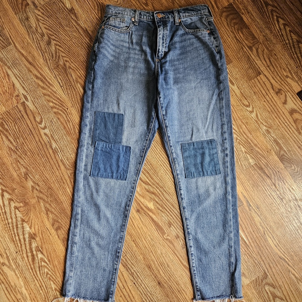 Universal Thread Boyfriend Light‎ Wash Patched Denim Jeans Women 2/26R